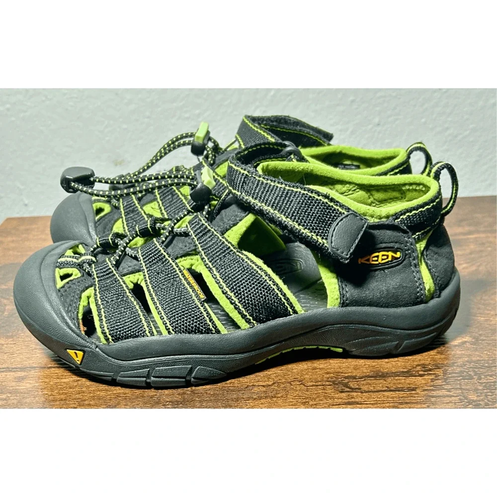Keen Newport H2 Boys Youth Sandals Black & Neon Green Sz 3